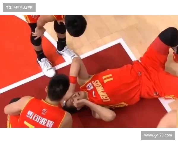 裁判判罚争议引发热议 球迷与专家各执一词解析赛事公正性 裁判判罚争议引发热议 球迷与专家各执一词解析赛事公正性